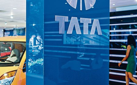 Tata Motors Shares Fall 3% Post Q4 Results: Should You Buy, Hold, or Sell?