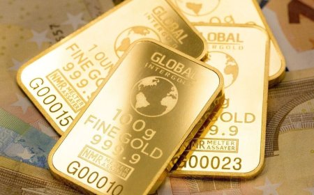 Gold Price Surges on Weaker Dollar, Tariff Tensions; Key MCX Levels Unveiled