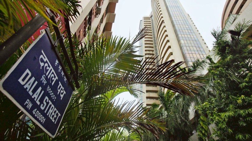 Sensex Falls 200 Points, Nifty Ends Near 25,000 as IT Stocks Retreat