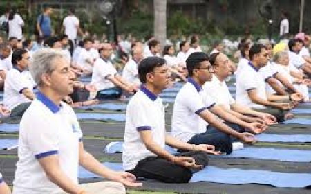 Mandaviya leads Yoga Day celebrations with 1500 participants in Delhi