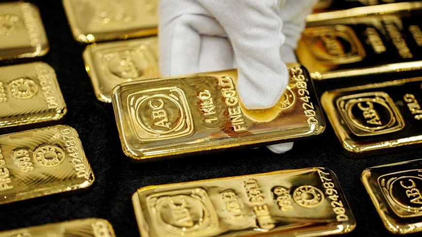 Gold Prices Surge Nearly 2% Amid Geopolitical and Trade Tensions