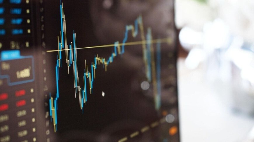 Shriram Finance share price snaps 2-day winning run— time to accumulate?