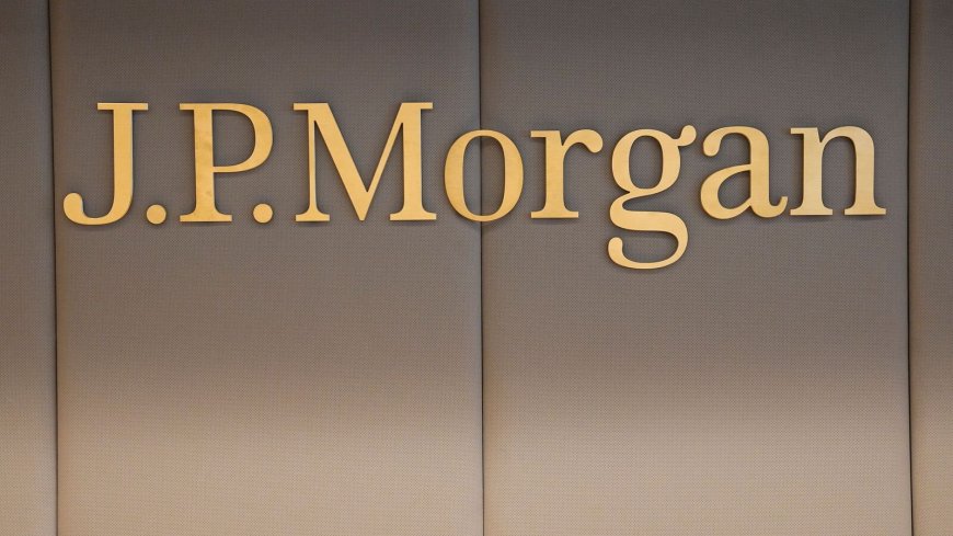 JPMorgan mulls cutting China, India share in EM Bond index