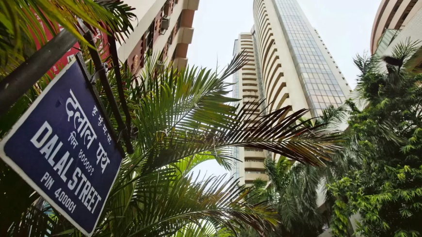 Top Gainers and Losers on July 22: Eternal, Swiggy, NLC India, GMDC, MRPL, Paytm, Hitachi Energy among top gainers today
